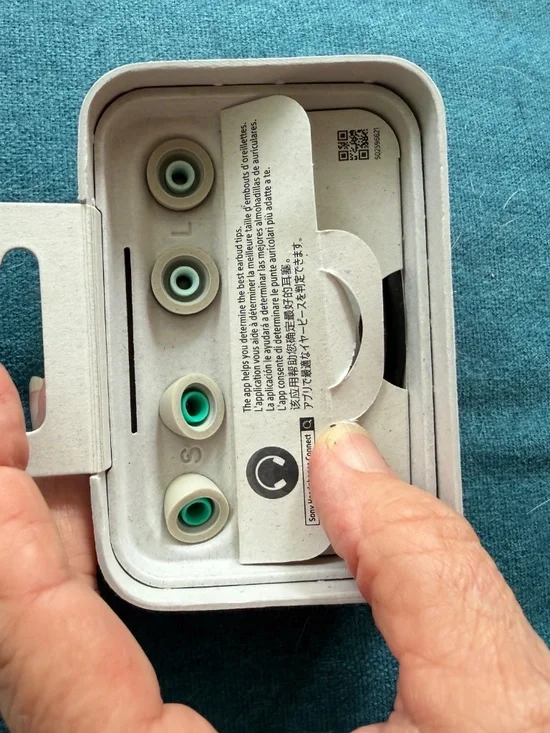 Sony Noise Canceling Earbuds YY2948 with charging case and original box - Picture 4 of 7